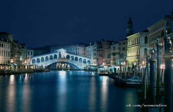 Венеция в ночи, Италия