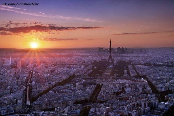 Закат в Париже, Франция