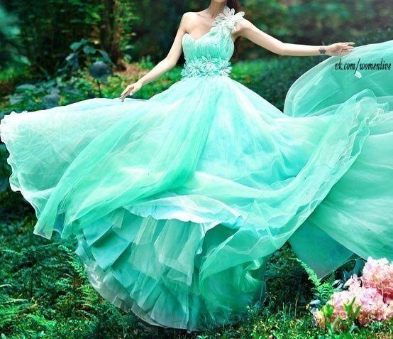 Очень нежное и красивое платье)