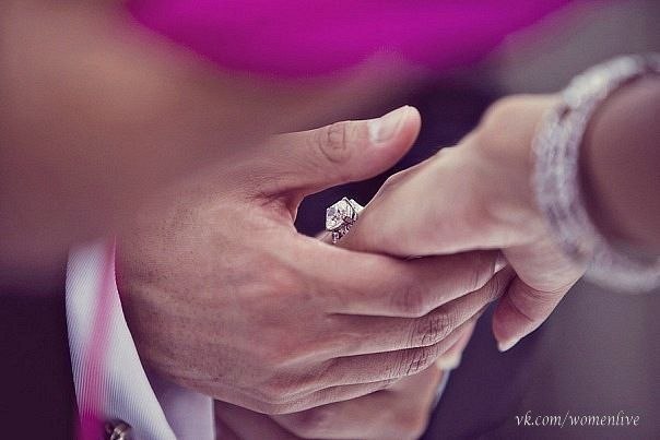 Девушка подобна алмазу и только в руках настоящего ювелира она будет блистать всеми своими гранями.