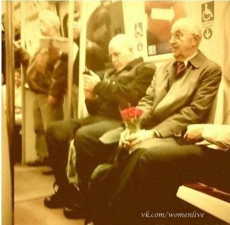Ему 77, а он до сих пор покупает цветы своей любимой каждый понедельник.