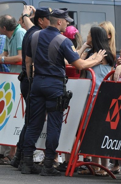 Как вам испанская полиция?)))
