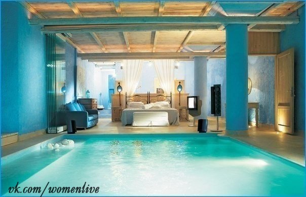 Как вам спальня с бассейном?)