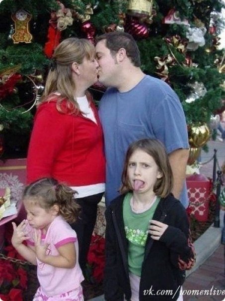 Реакция детей на поцелуй :)