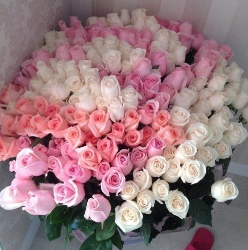 Вот бы кто цветочки подарил ! ;)