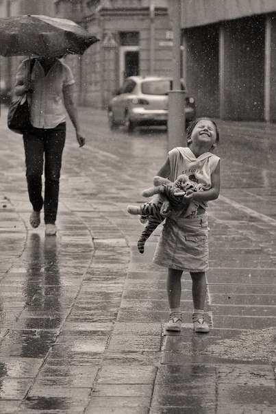 А вы давно гуляли под дождём?