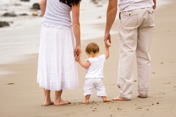 Самое главное и ценное в жизни - это семья! Сначала, в которой ты рождаешься, а затем, которую создаешь!