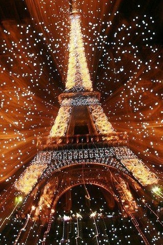 "Париж - единственный город, где можно быть несчастным и не страдать."