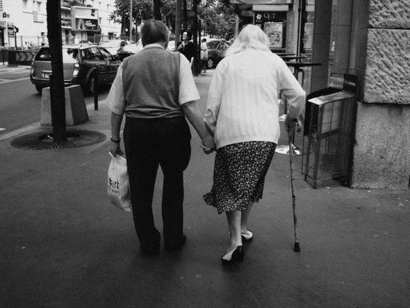Одну пожилую пару, прожившую 60 лет вместе, спросили: 