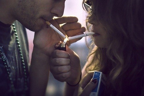 любовь как дым, сегодня есть, а завтра мы не курим.