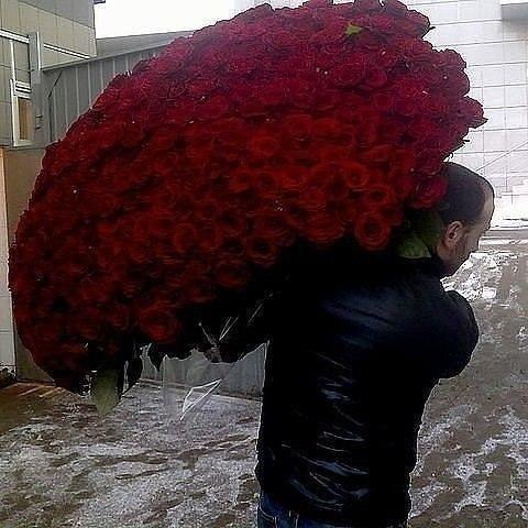 любимым девушкам дарят цветы, а не слёзы!