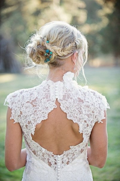 Безумно красивые свадебные платья с кружевом на спине