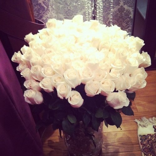 Белые розы <3