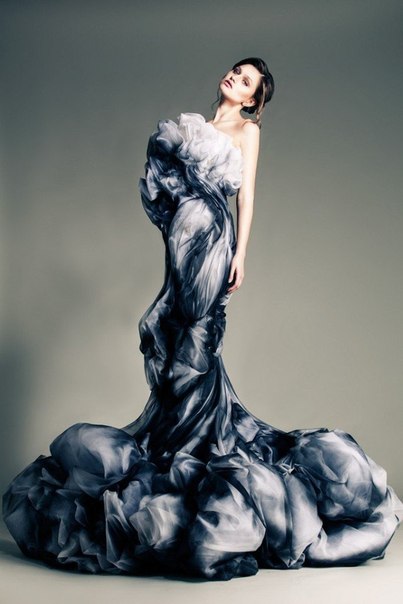 Потрясающие платья от Jean Louis Sabaji