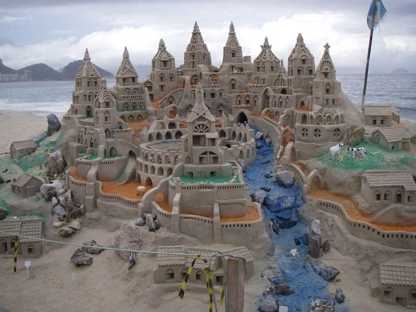 Потрясающий замок из песка