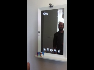 New York Times разработала концепт зеркала, которое поможет вам с утра просмотреть новости, купить все необходимое, даже просто предъявив зеркалу упаковку от товара. Microsoft Kinect облегчает общение с зеркалом посредством жестов. Также зеркало умеет распознавать голос. Рассказывать о нем можно долго, лучше посмотреть видео.