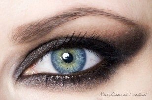 Фото-урок макияжа "Кошачий глаз"
