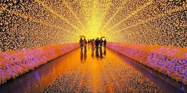 Туннель Света в городе Кувана, Япония